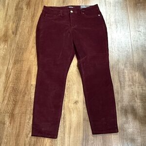 D. Jeans high waisted skinny Burgundy Corduroy Pants